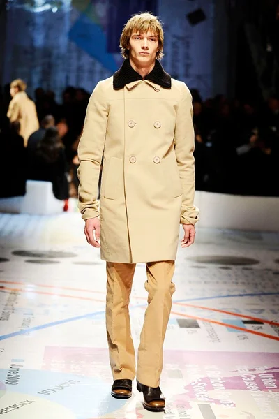 Look 11